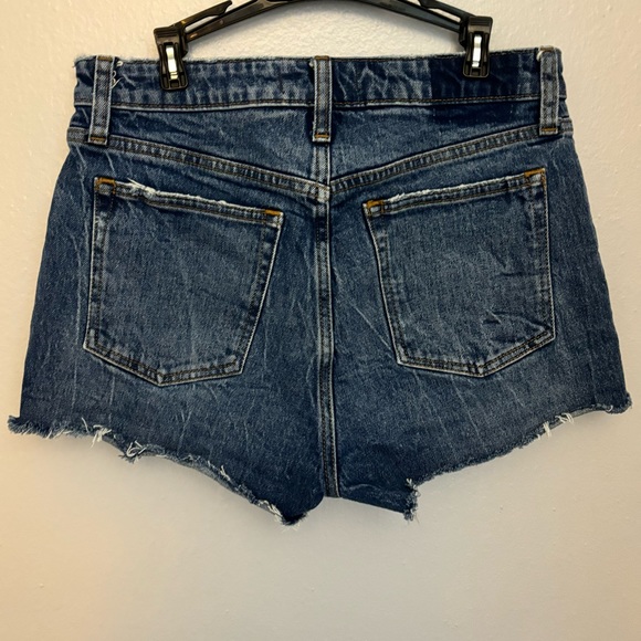 Abercrombie Curve Love Shorts - Picture 4 of 5